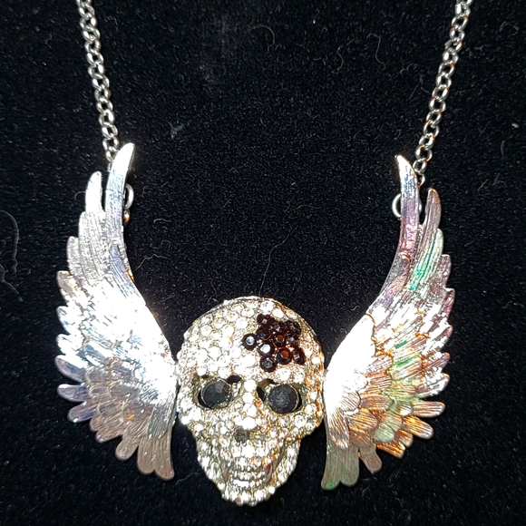 Betsy Johnson Large, Winged, Silver Skull Necklace - Picture 2 of 8